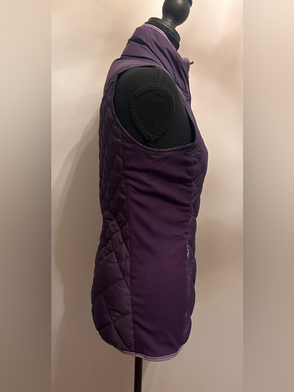 Lululemon Fluff Off Vest-Down Filled-Zinfandel - Picture 4 of 7